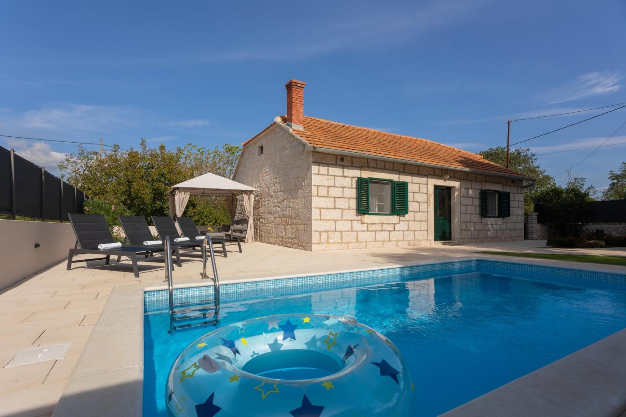 Experience Village Life - Jokini Dvori With Private Pool Pakovo Selo المظهر الخارجي الصورة