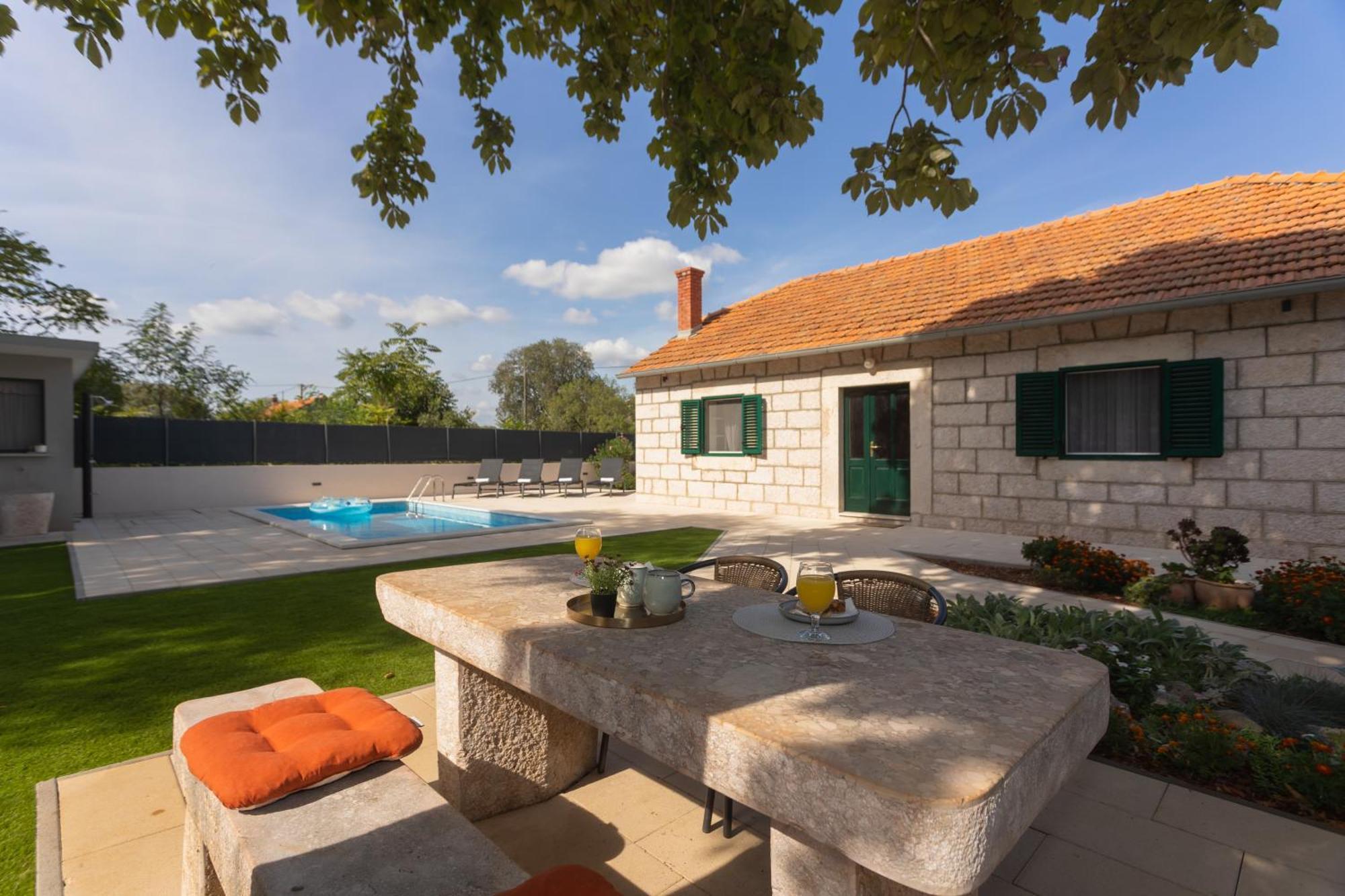 Experience Village Life - Jokini Dvori With Private Pool Pakovo Selo المظهر الخارجي الصورة