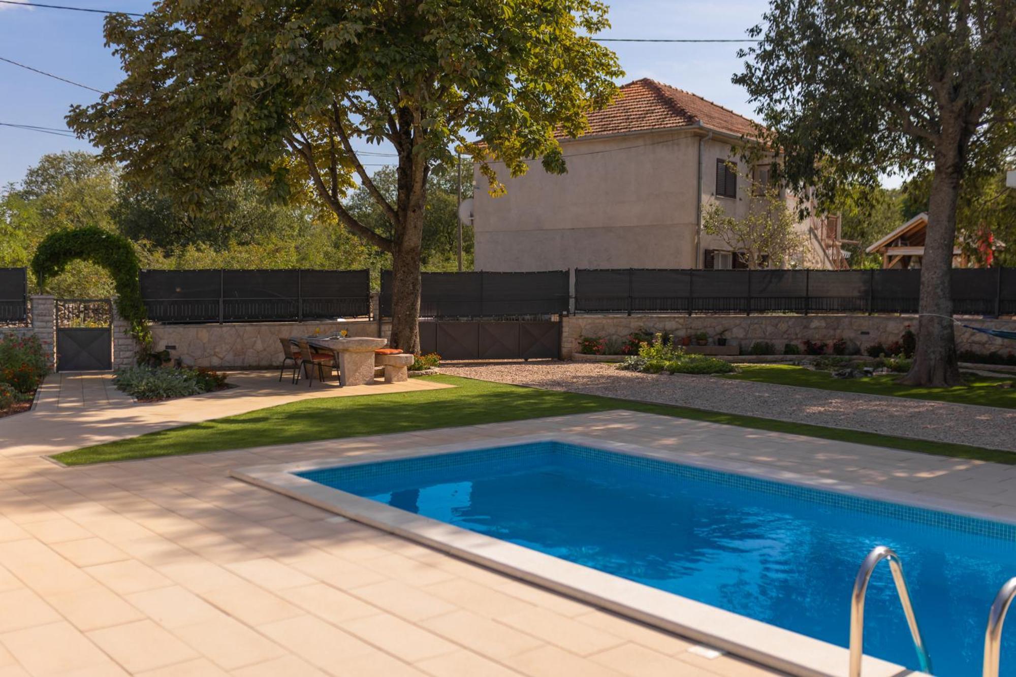 Experience Village Life - Jokini Dvori With Private Pool Pakovo Selo المظهر الخارجي الصورة